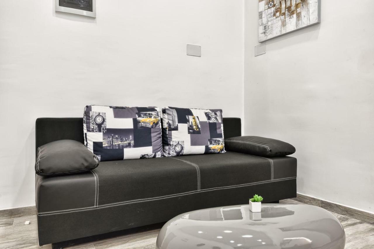 Apartment 20M From Arena Pula Exterior photo